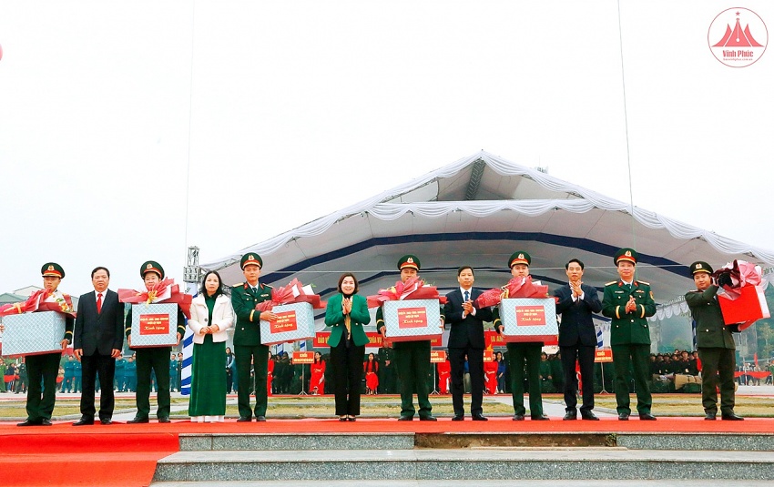 Vĩnh Phúc: Hơn 2000 tân binh lên đường nhập ngũ trong khí thế sôi nổi đầu xuân mới 2025