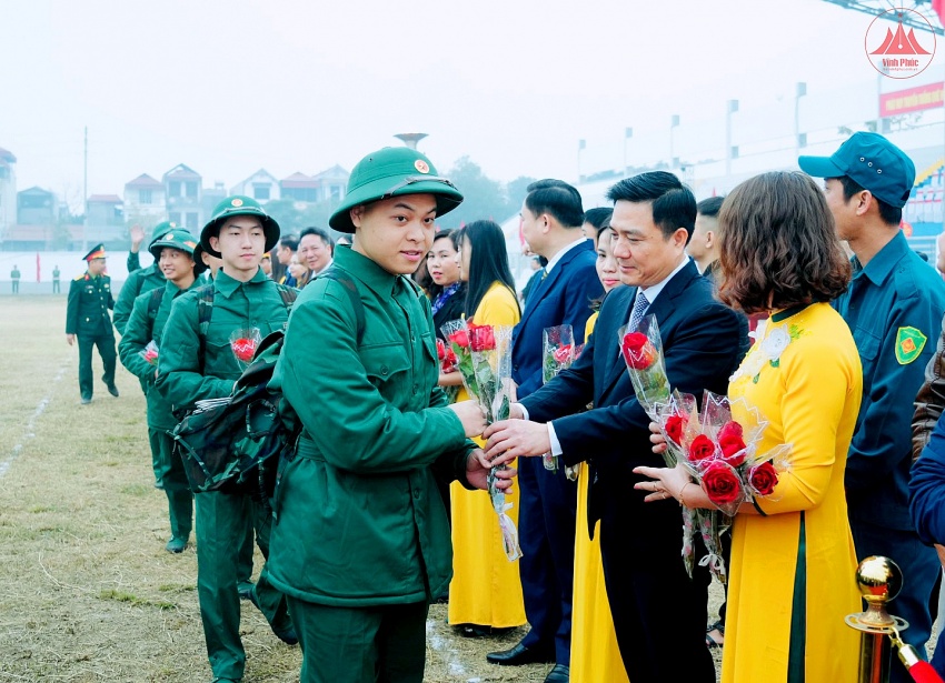 Vĩnh Phúc: Hơn 2000 tân binh lên đường nhập ngũ trong khí thế sôi nổi đầu xuân mới 2025