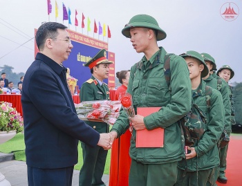 vinh phuc hon 2000 tan binh len duong nhap ngu trong khi the soi noi dau xuan moi 2025