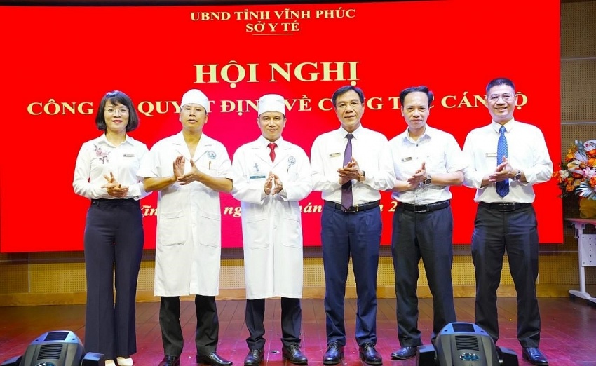 HẠT GIỐNG ĐỎ NẢY MẦM XANH HẠT GIỐNG ĐỎ NẢY MẦM XANH