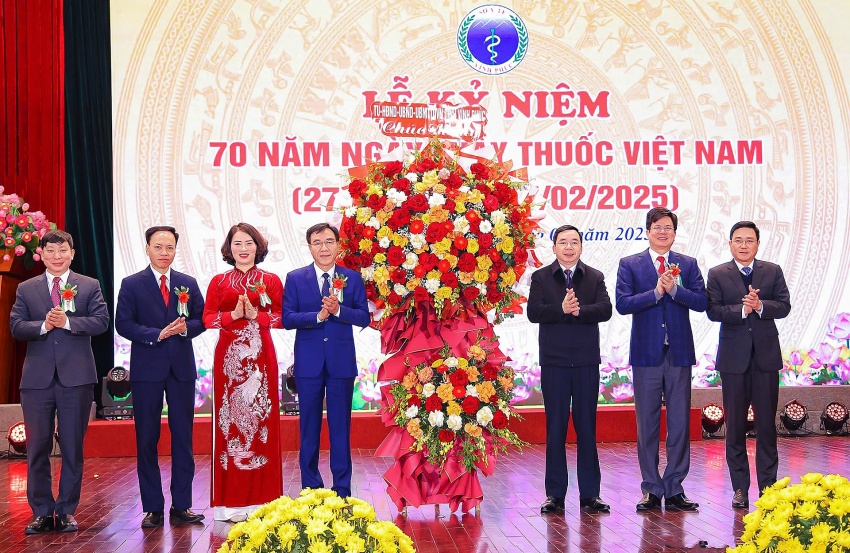 Ngành Y tế Vĩnh Phúc phát huy truyền thống 70 năm Ngày Thầy thuốc Việt Nam - Tự tin vững bước trong kỷ nguyên mới