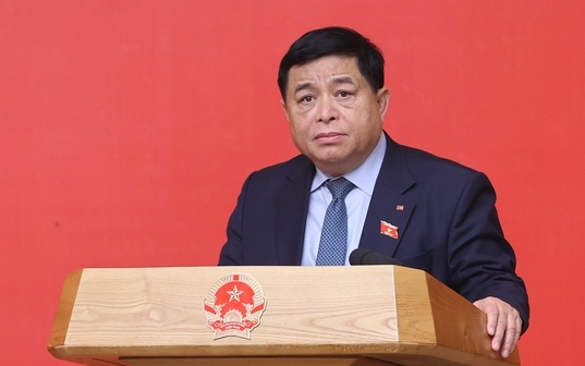 Phó Thủ tướng Chính phủ Nguyễn Chí Dũng, ủy viên Ban Thường vụ Đảng ủy Chính phủ. Phó Thủ tướng Chính phủ Nguyễn Chí Dũng, ủy viên Ban Thường vụ Đảng ủy Chính phủ.