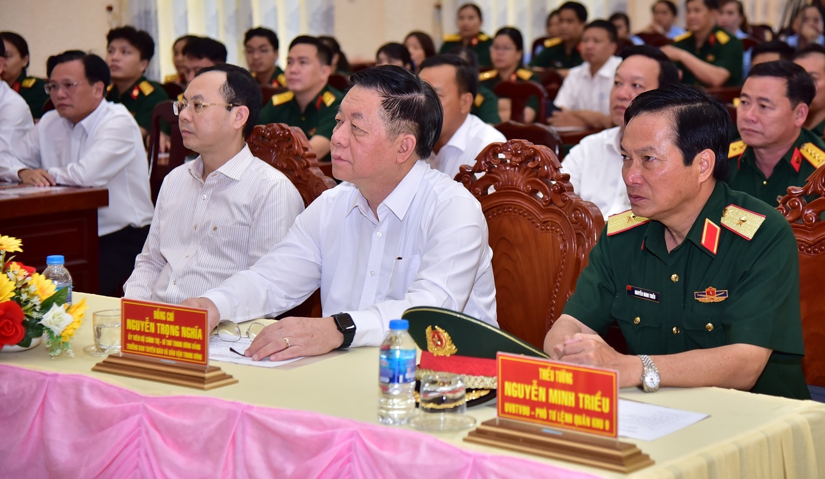 Đồng chí Nguyễn Trọng Nghĩa thăm, chúc mừng Bệnh viện Quân y 120 (Quân khu 9)