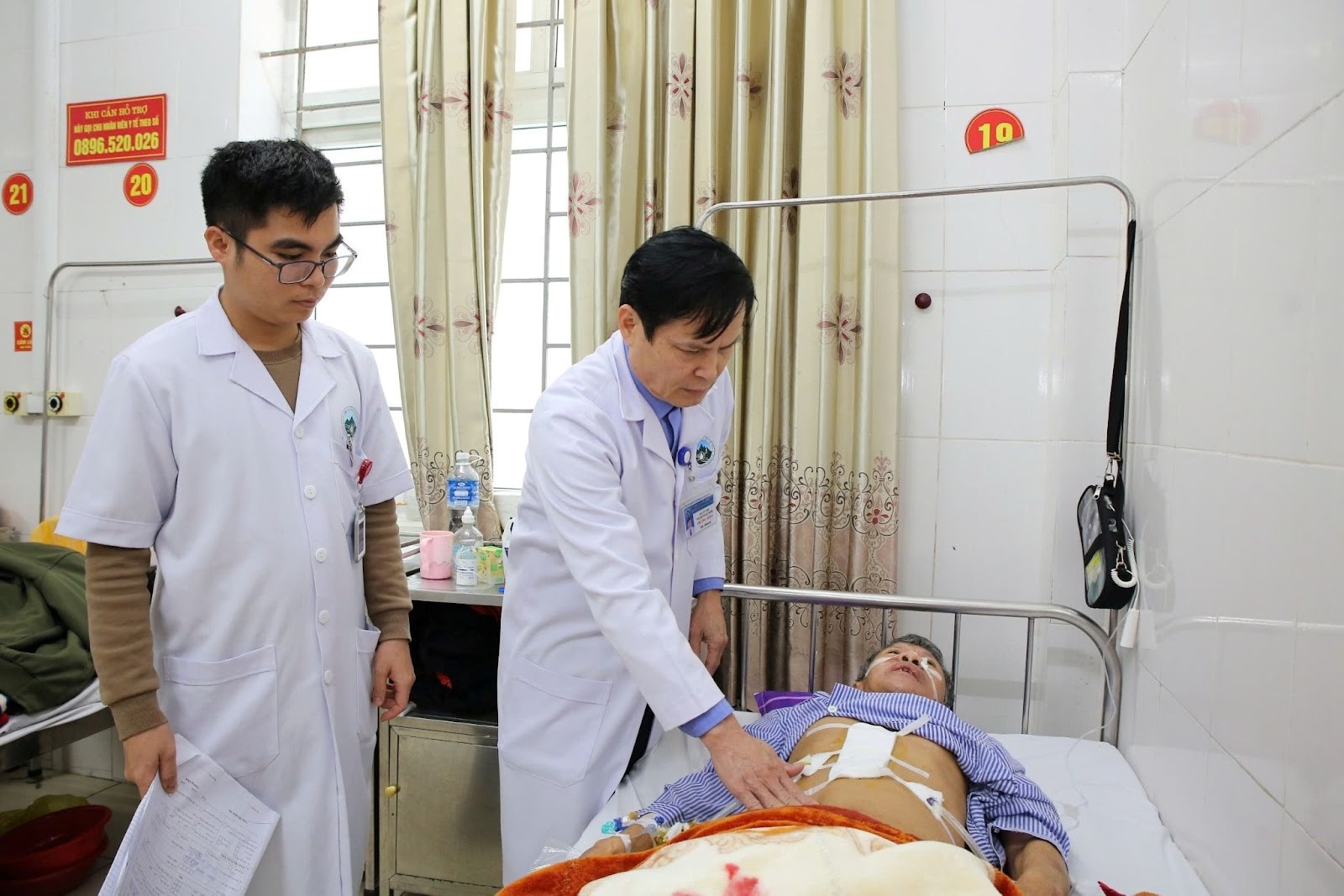    Sau phẫu thuật 1 ngày bệnh nhân ổn định, đã ăn cháo được. Dự kiến bệnh nhân sẽ xuất viện sau 1 tuần điều trị.