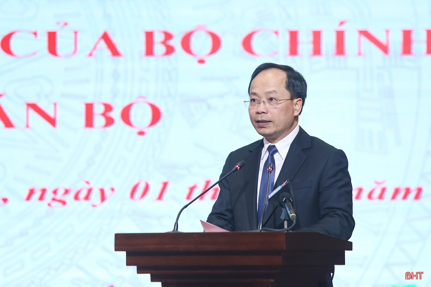 Tân Bí thư Tỉnh ủy Nguyễn Duy Lâm phát biểu nhận nhiệm vụ. Tân Bí thư Tỉnh ủy Nguyễn Duy Lâm phát biểu nhận nhiệm vụ.