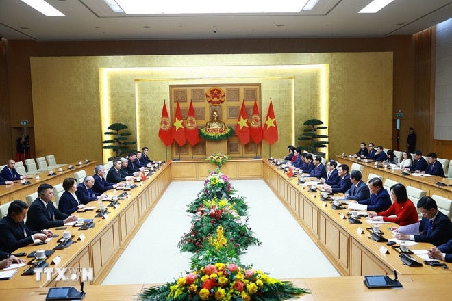 Thủ tướng Phạm Minh Chính và Thủ tướng Kyrgyzstan Adylbek Kasymaliev hội đàm. (Ảnh: TTXVN) Thủ tướng Phạm Minh Chính và Thủ tướng Kyrgyzstan Adylbek Kasymaliev hội đàm. (Ảnh: TTXVN)