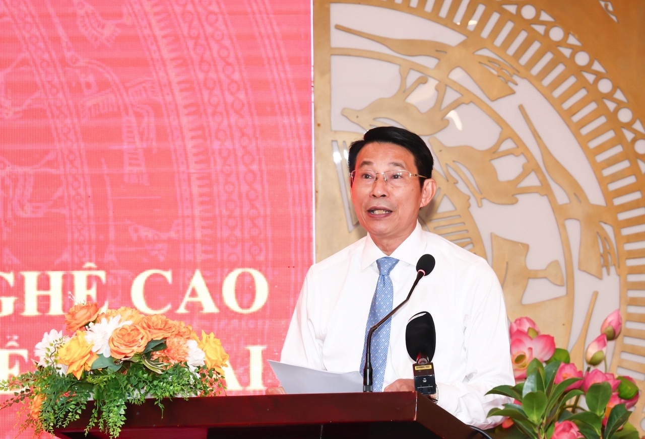 Ông Đinh Văn Thiệu, Phó Chủ tịch Khánh Hoà phát biểu tại buổi lễ.