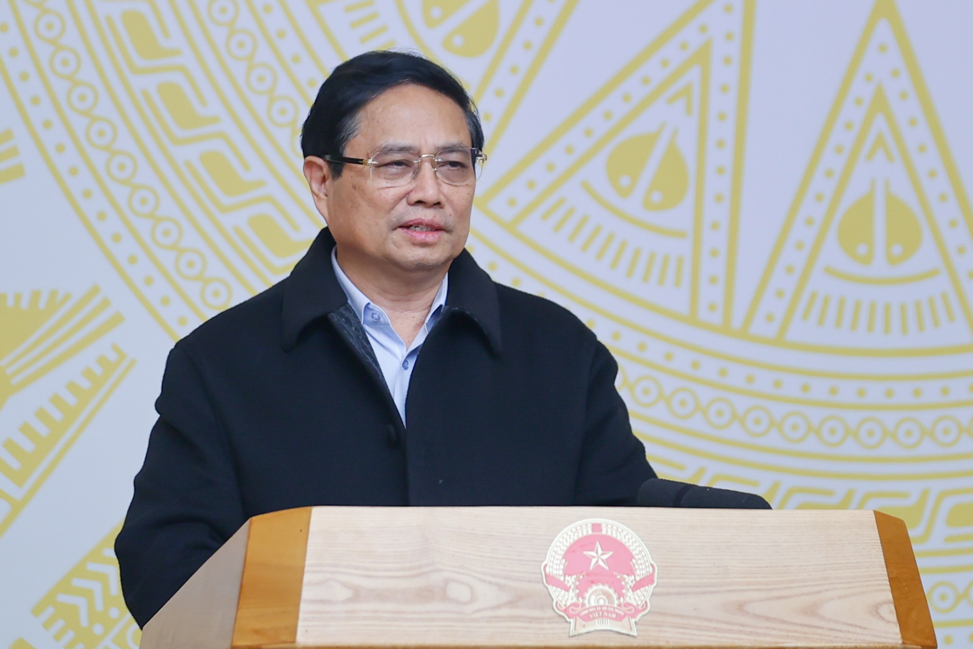   Về mục tiêu của chương trình, Thủ tướng nhắc lại, cần phấn đấu đến ngày 31/10/2025 cơ bản hoàn thành việc xoá nhà tạm, nhà dột nát - Ảnh: VGP