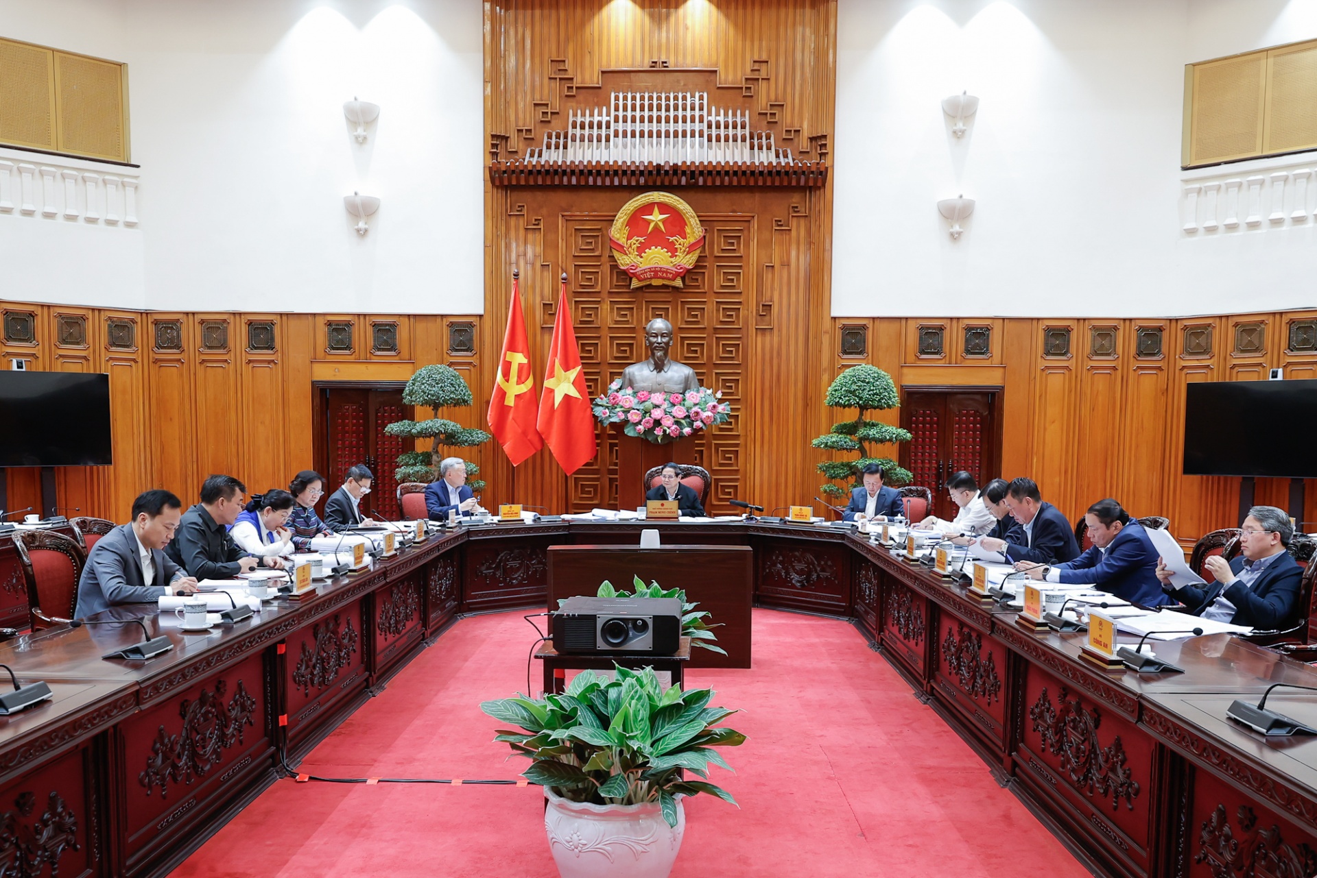  Các đại biểu tập trung thảo luận về một số nội dung của Đề án - Ảnh: VGP
