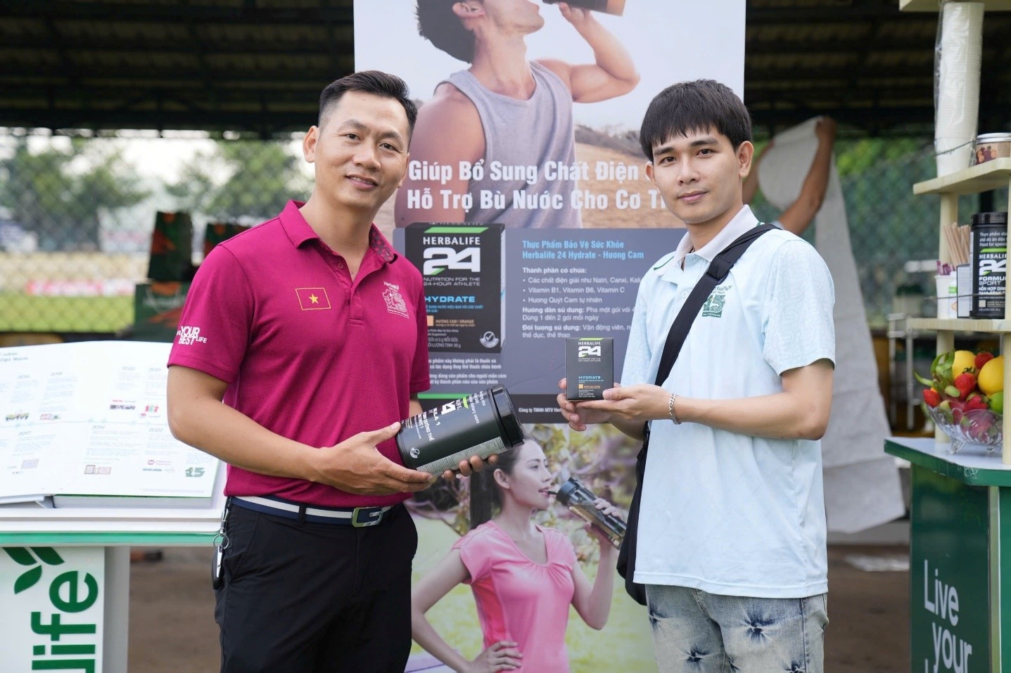 Herbalife Việt Nam đồng hành cùng các Đội Tuyển Bóng Đá Quốc Gia Việt Nam chuẩn bị cho mùa giải mới 2025