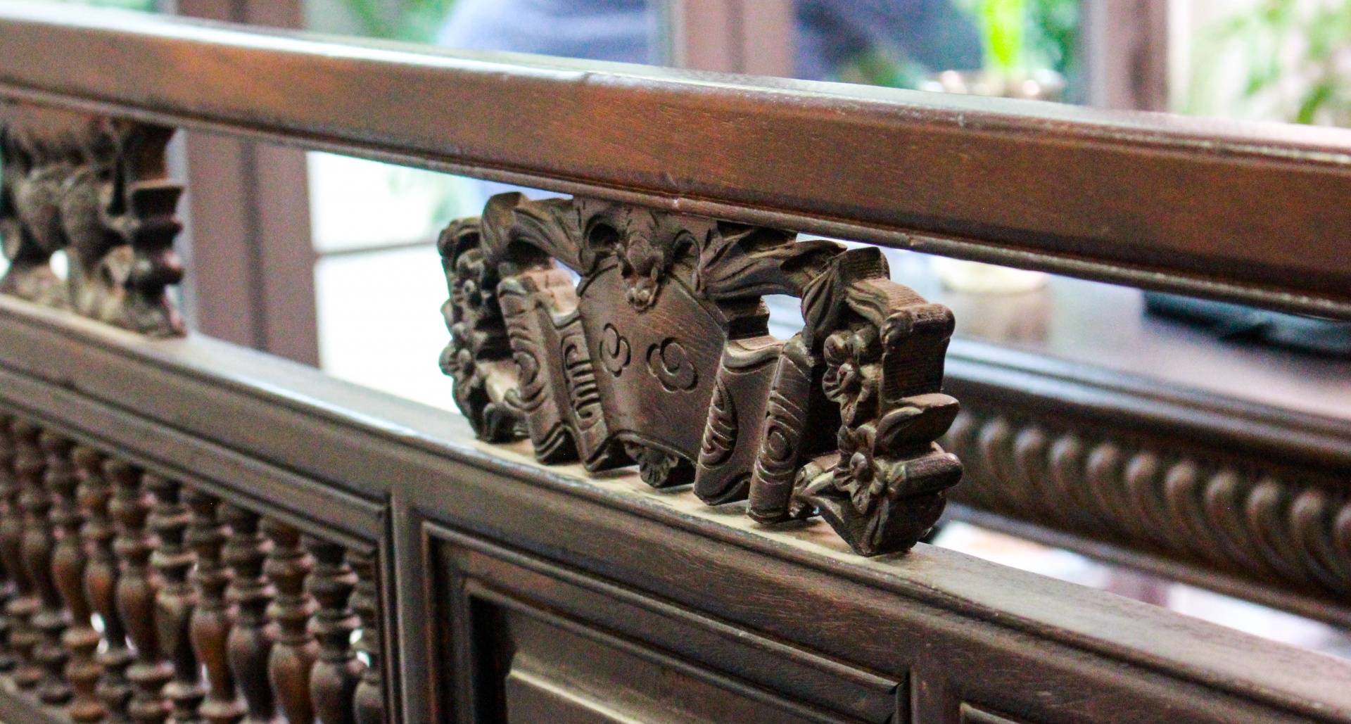 Họa tiết điêu khắc của nội thất cửa hàng Họa tiết điêu khắc của nội thất cửa hàng