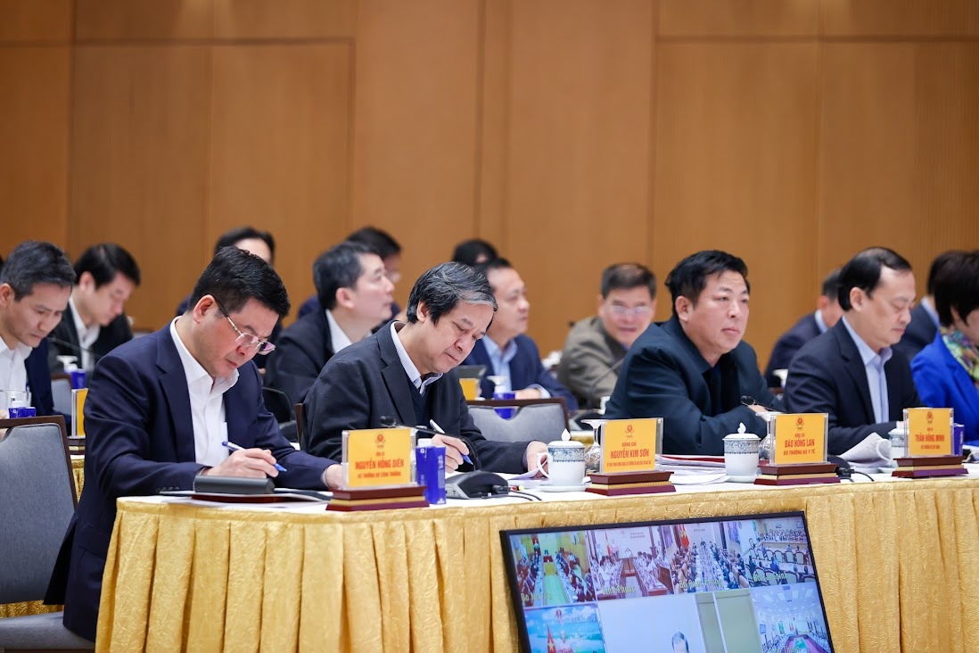 Thủ tướng đề nghị các đại biểu tập trung thảo luận, xác định rõ các nhiệm vụ, giải pháp trọng tâm thời gian tới để khơi thông những điểm nghẽn còn ách tắc trong tổ chức triển khai thực hiện các hoạt động khoa học, công nghệ, đổi mới sáng tạo và chuyển đổi số, cải cách hành chính và Đề án 06 - Ảnh: VGP Thủ tướng đề nghị các đại biểu tập trung thảo luận, xác định rõ các nhiệm vụ, giải pháp trọng tâm thời gian tới để khơi thông những điểm nghẽn còn ách tắc trong tổ chức triển khai thực hiện các hoạt động khoa học, công nghệ, đổi mới sáng tạo và chuyển đổi số, cải cách hành chính và Đề án 06 - Ảnh: VGP