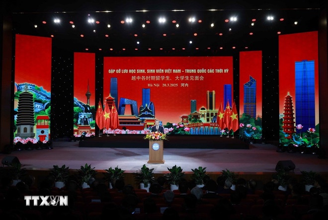 Tổng Bí thư nhấn mạnh thế hệ trẻ sẽ kế thừa truyền thống hữu nghị, mang đến tương lai tươi sáng cho quan hệ Việt-Trung. Tổng Bí thư nhấn mạnh thế hệ trẻ sẽ kế thừa truyền thống hữu nghị, mang đến tương lai tươi sáng cho quan hệ Việt-Trung.