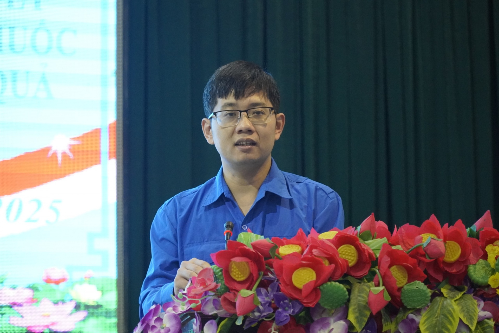 Đồng chí Nguyễn Trọng Cường, Bí thư Đoàn Thanh niên Sở Nông nghiệp và Môi trường tỉnh Thanh Hóa phát biểu tại Hội nghị