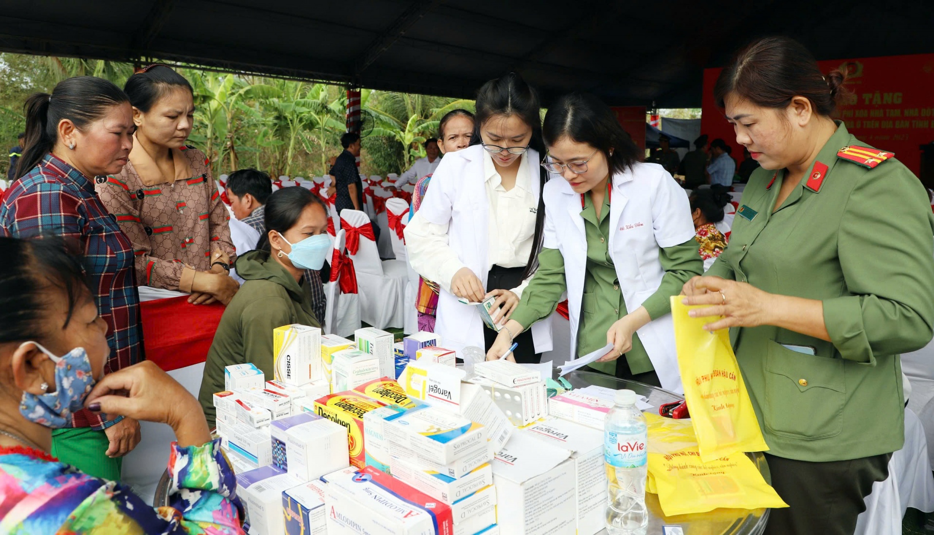 Bộ Công an đồng hành cùng Bạc Liêu xóa nhà tạm, nhà dột nát