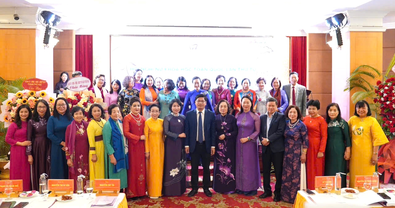 Các đại biểu chụp ảnh lưu niệm Các đại biểu chụp ảnh lưu niệm