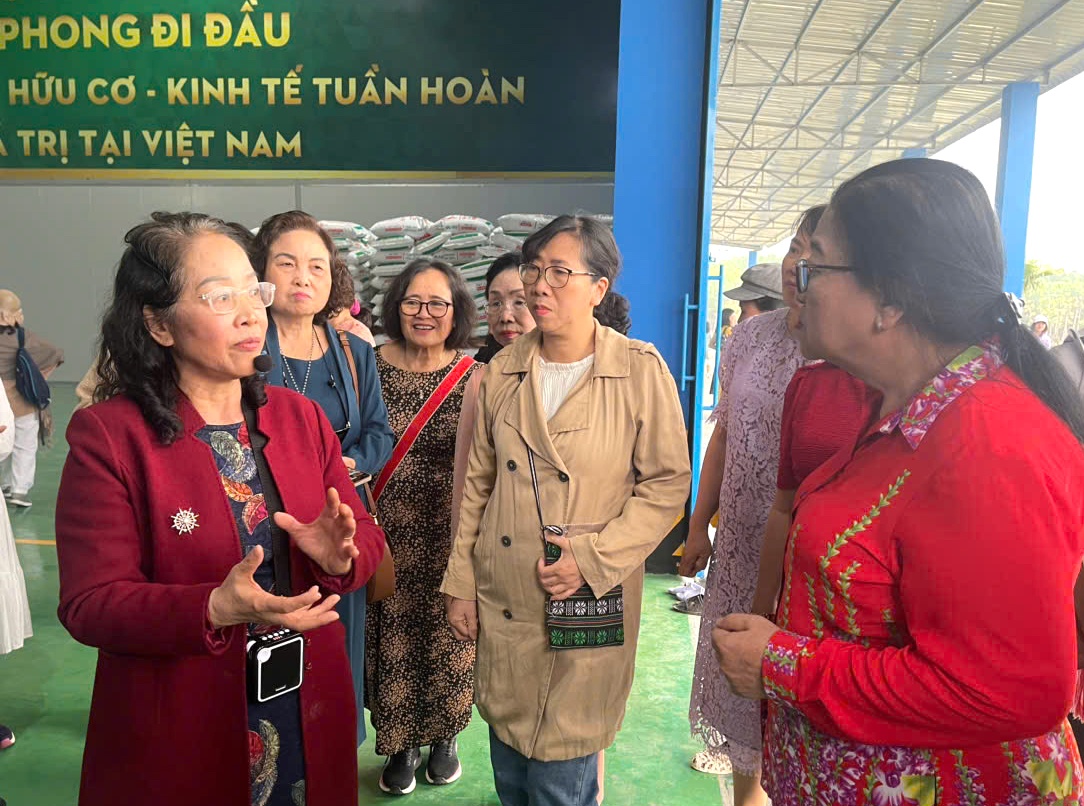 Hội nghị khoa học toàn quốc lần thứ IV Hội Nữ trí thức Việt Nam - Đổi mới, sáng tạo vì môi trường và sức khỏe cộng đồng Hội nghị nữ Khoa học toàn quốc lần thứ IV - Đổi mới, sáng tạo vì môi trường và sức khỏe cộng đồng