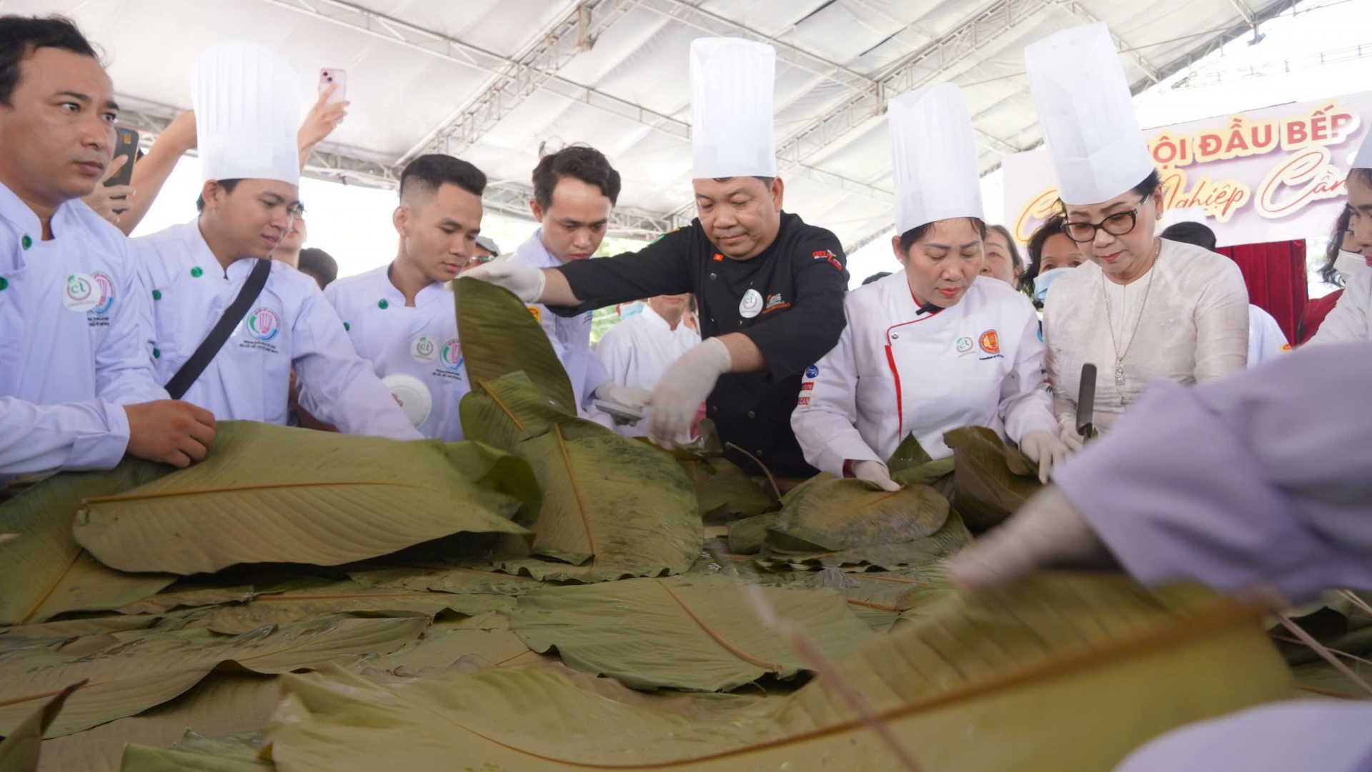 Cần Thơ khai mạc Lễ hội bánh dân gian Nam Bộ năm 2025