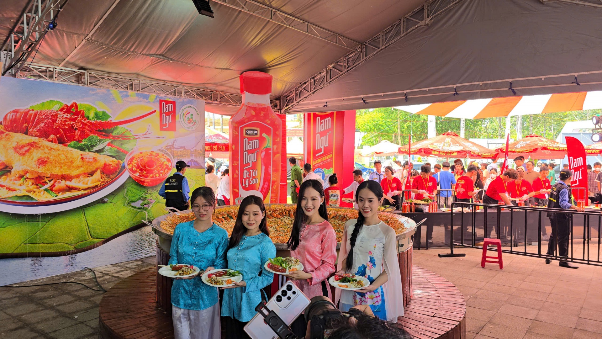 Cần Thơ khai mạc Lễ hội bánh dân gian Nam Bộ năm 2025