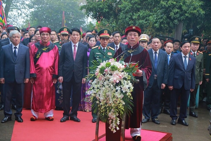 Phú Thọ: Chủ tịch nước Lương Cường cùng đoàn đại biểu Trung ương dâng hương giỗ Tổ Hùng Vương Phú Thọ: Chủ tịch nước Lương Cường cùng đoàn đại biểu Trung ương dâng hương giỗ Tổ Hùng Vương