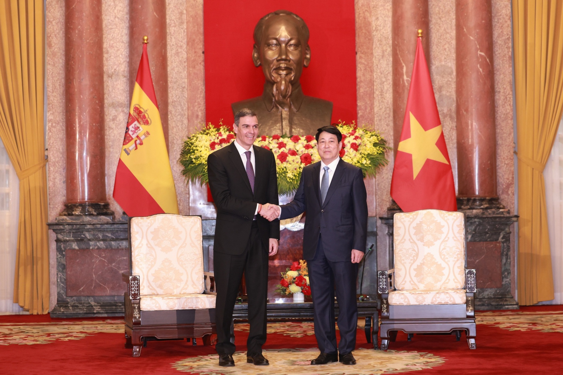 Tổng Bí thư khẳng định Việt Nam theo đuổi chính sách tự chủ, khắc phục những khó khăn thông qua việc đa dạng hóa thị trường với các khu vực trên thế giới... thúc đẩy phát triển và ứng dụng KHCN tăng cường trao đổi thương mại với các nước đối tác, bạn bè truyền thống, trong đó có Tây Ban Nha.Ảnh: VGP