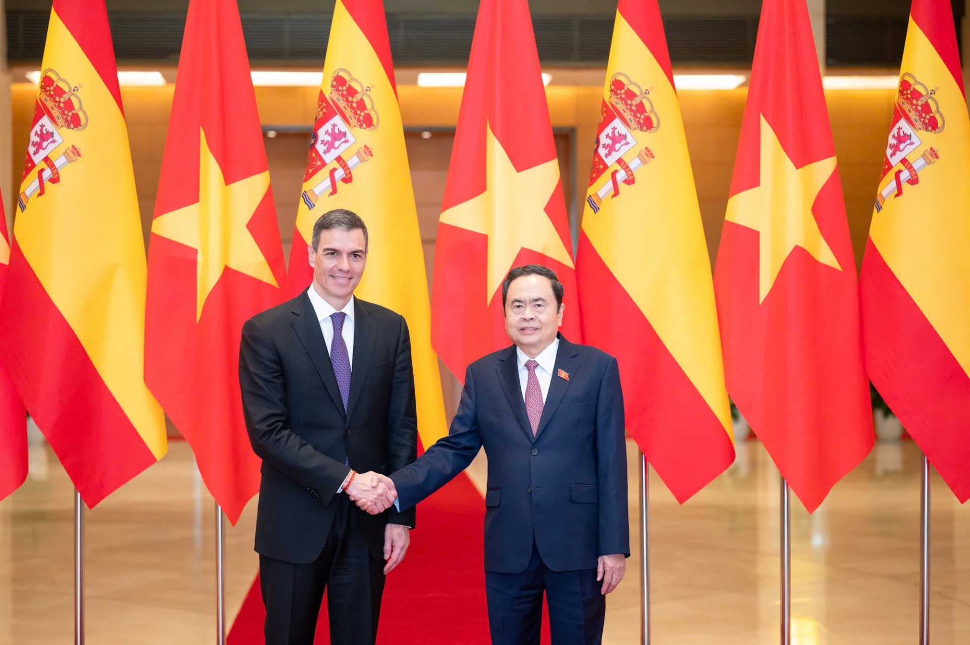 Chủ tịch Quốc hội Trần Thanh Mẫn hội kiến với Thủ tướng Tây Ban Nha Pedro Sánchez - Ảnh: VGP