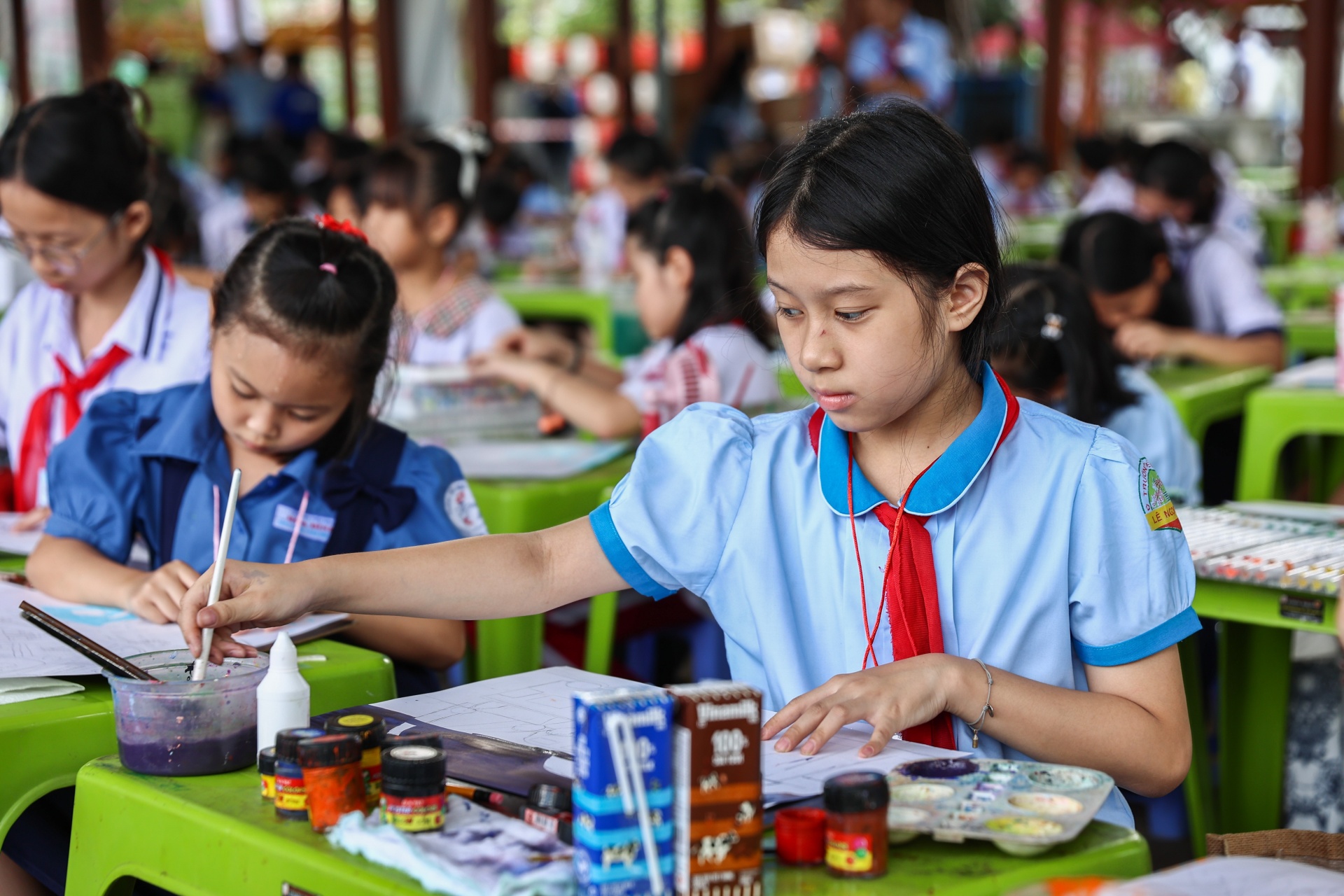 Các em nhỏ đã vẽ nên bức tranh về hòa bình thật đẹp trong cuộc thi Nhành cọ non. Cuộc thu hút gần 300 em thiếu nhi tham dự với những tác phẩm mang ý nghĩa đặc biệt Các em nhỏ đã vẽ nên bức tranh về hòa bình thật đẹp trong cuộc thi Nhành cọ non. Cuộc thu hút gần 300 em thiếu nhi tham dự với những tác phẩm mang ý nghĩa đặc biệt