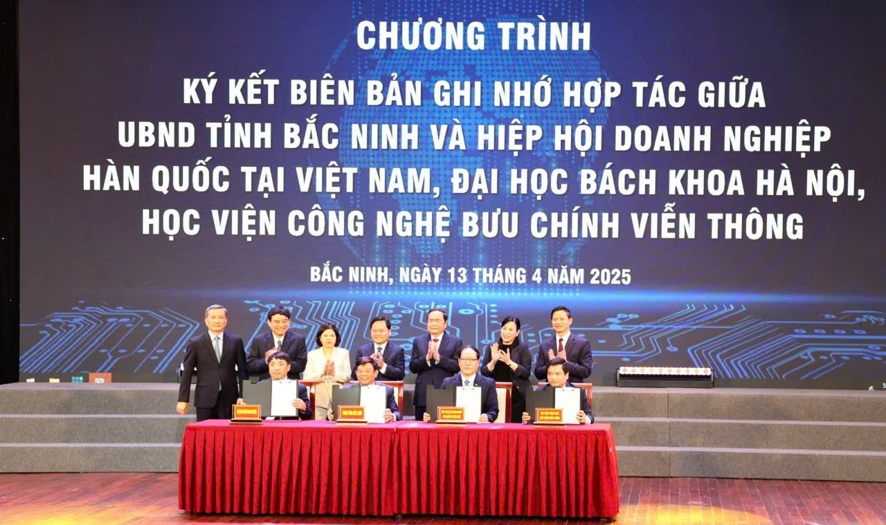 Chủ tịch Quốc hội Trần Thanh Mẫn dự Diễn đàn chính sách về khoa học, công nghệ, đổi mới sáng tạo và chuyển đổi số tại Bắc Ninh