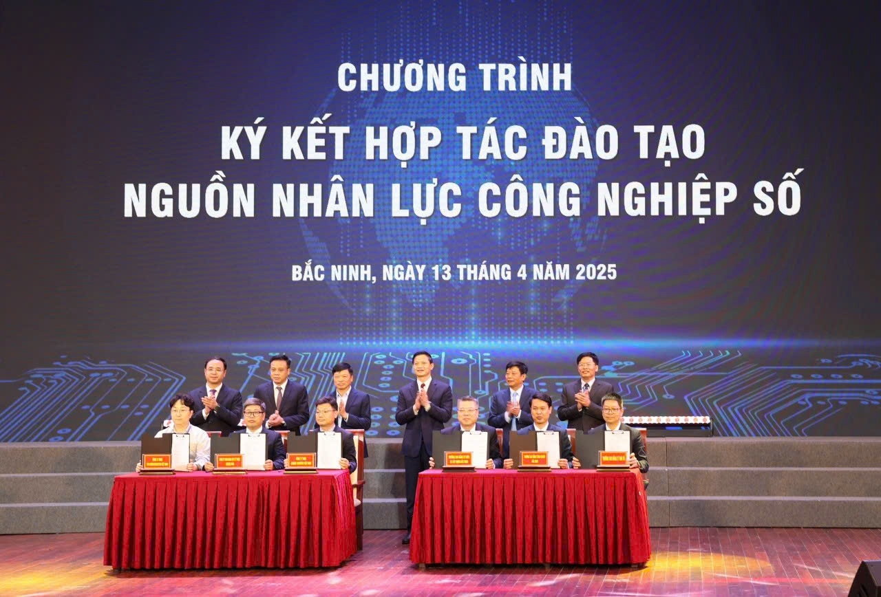 Chủ tịch Quốc hội Trần Thanh Mẫn dự Diễn đàn chính sách về khoa học, công nghệ, đổi mới sáng tạo và chuyển đổi số tại Bắc Ninh