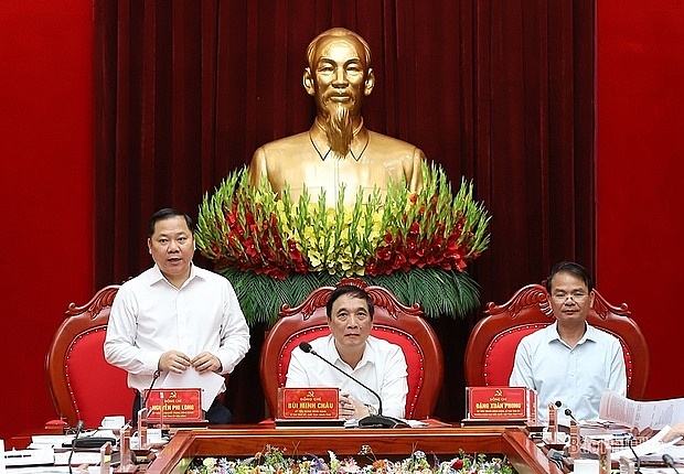 Bí thư Tỉnh ủy Hòa Bình Nguyễn Phi Long phát biểu tại hội