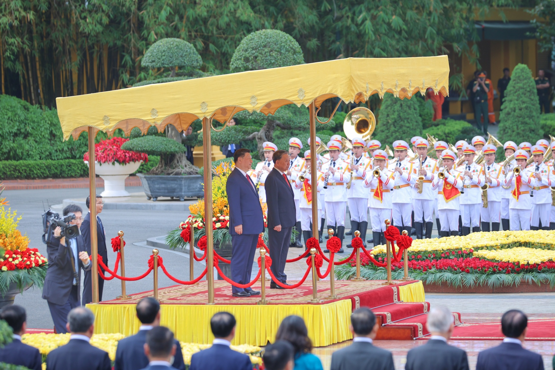 Lễ đón chính thức Tổng Bí thư, Chủ tịch nước Trung Quốc Tập Cận Bình được tổ chức trọng thể tại Phủ Chủ tịch theo nghi thức cao nhất dành đón Nguyên thủ quốc gia. Tổng Bí thư Tô Lâm chủ trì Lễ đón - Ảnh VGP