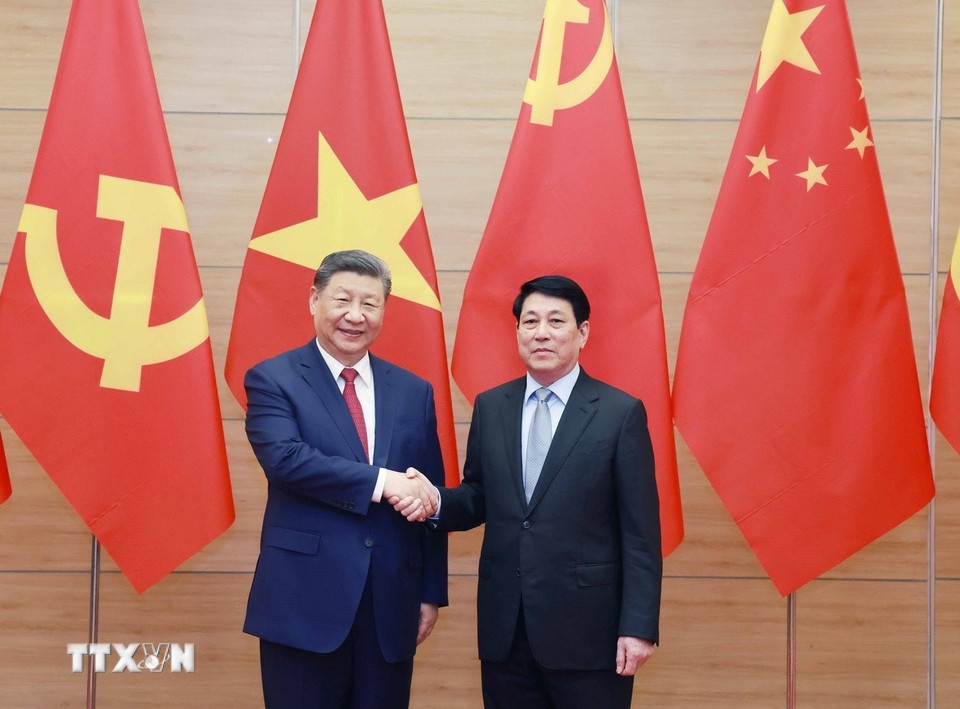 Chủ tịch nước Lương Cường và Tổng Bí thư, Chủ tịch nước Tập Cận Bình chụp ảnh chung. (Ảnh: TTXVN)