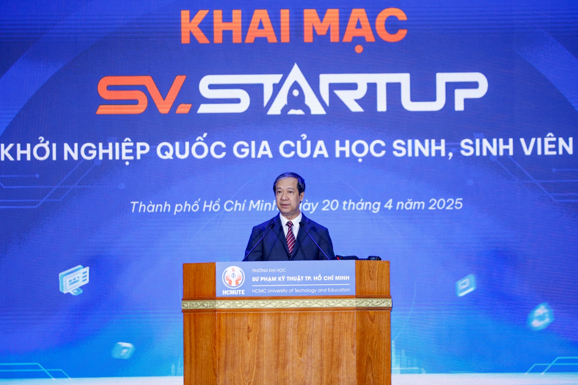 Bộ trưởng Bộ Giáo dục và Đào tạo Nguyễn Kim Sơn phát biểu tại Ngày hội - Ảnh: VGP