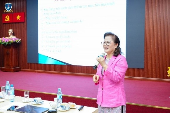 ThS. Lê Thị Khánh Vân - Giám đốc Trung tâm Ứng dụng KHCN và Khởi nghiệp