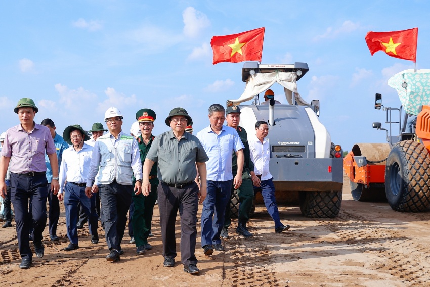 Đồng loạt khởi công, khánh thành 80 công trình, dự án lớn trên cả nước với số vốn 445.000 tỷ đồng