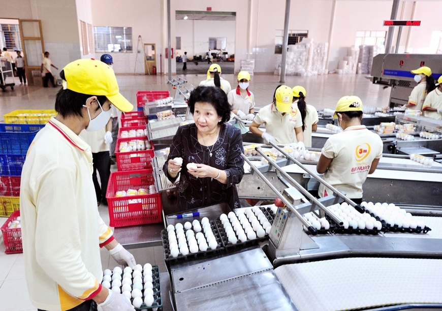 Tổng quan về vai trò của nữ doanh nhân trong hoạt động sản xuất kinh doanh Tổng quan về vai trò của nữ doanh nhân trong hoạt động sản xuất kinh doanh