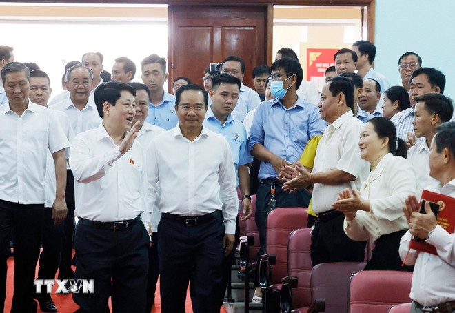 Chủ tịch nước Lương Cường dự Hội nghị tiếp xúc cử tri các huyện Củ Chi và Hóc Môn trước Kỳ họp thứ chín, Quốc hội khóa XV. (Ảnh: TTXVN)