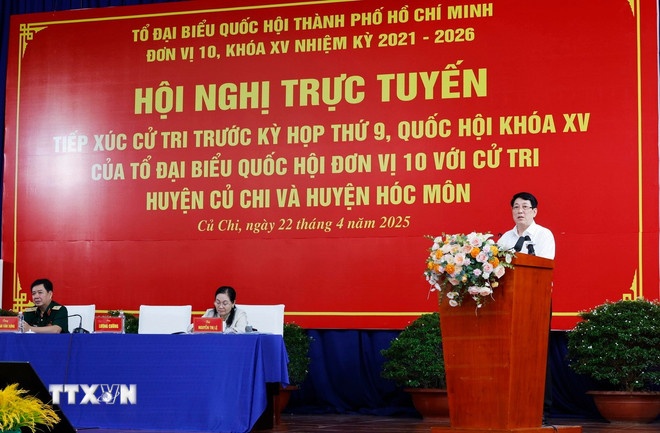 Chủ tịch nước Lương Cường dự Hội nghị tiếp xúc cử tri các huyện Củ Chi và Hóc Môn trước Kỳ họp thứ chín, Quốc hội khóa XV. (Ảnh: TTXVN)