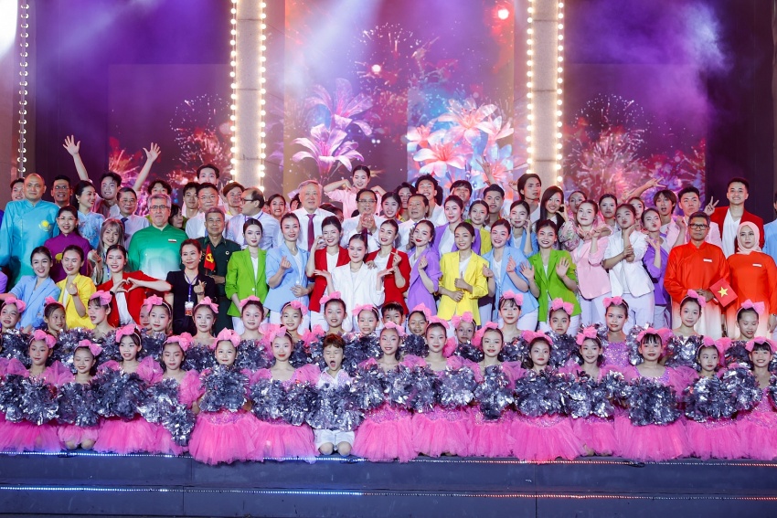 “Vang mãi khúc khải hoàn” lan tỏa tầm vóc và ý nghĩa lịch sử Đại thắng mùa xuân 1975