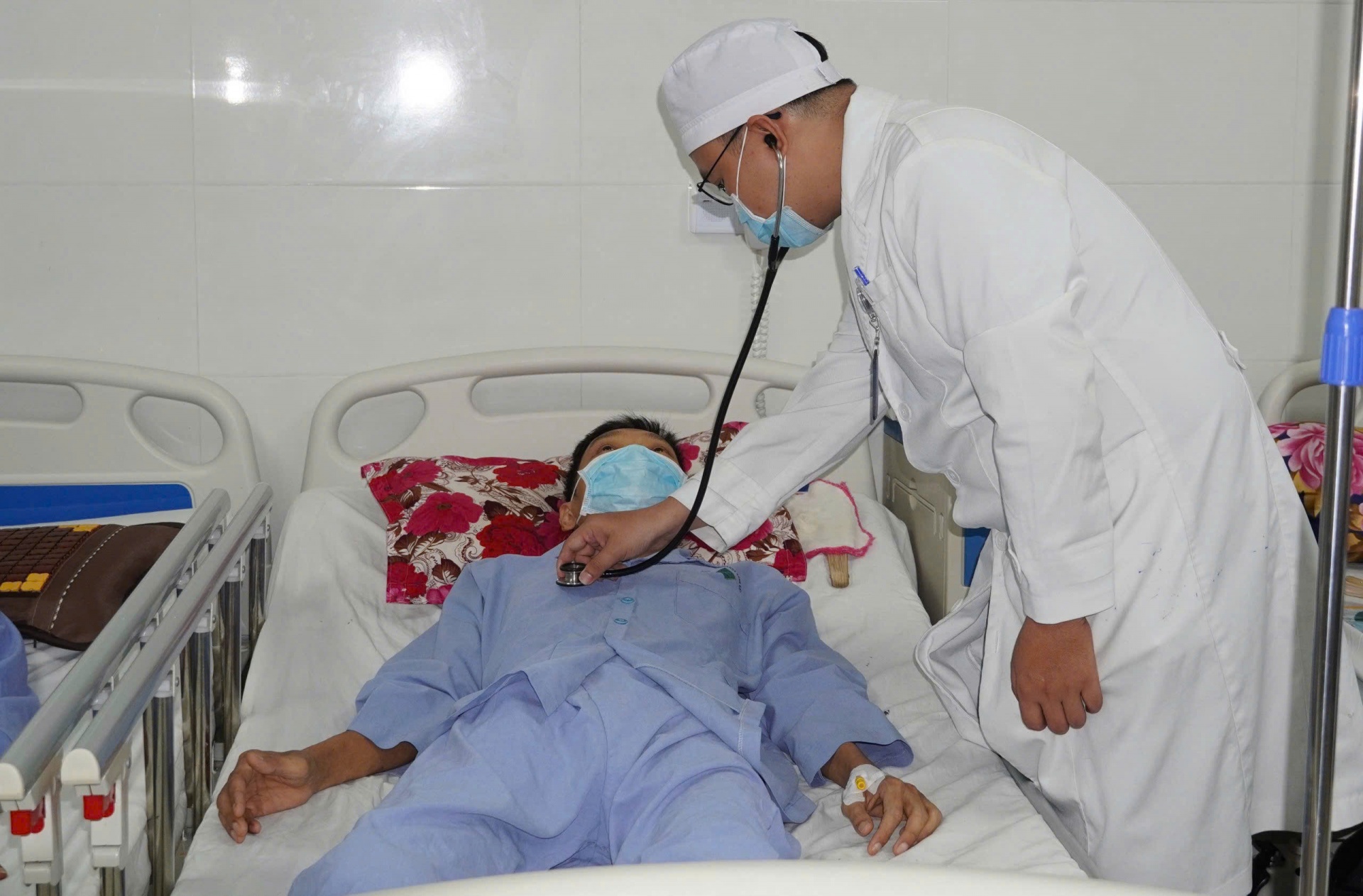 Can thiệp thành công bệnh nhân vỡ phình xoang mà không cần phẫu thuật