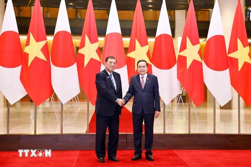 Chủ tịch Quốc hội Trần Thanh Mẫn hội kiến Thủ tướng Nhật Bản Ishiba Shigeru. (Ảnh: TTXVN)