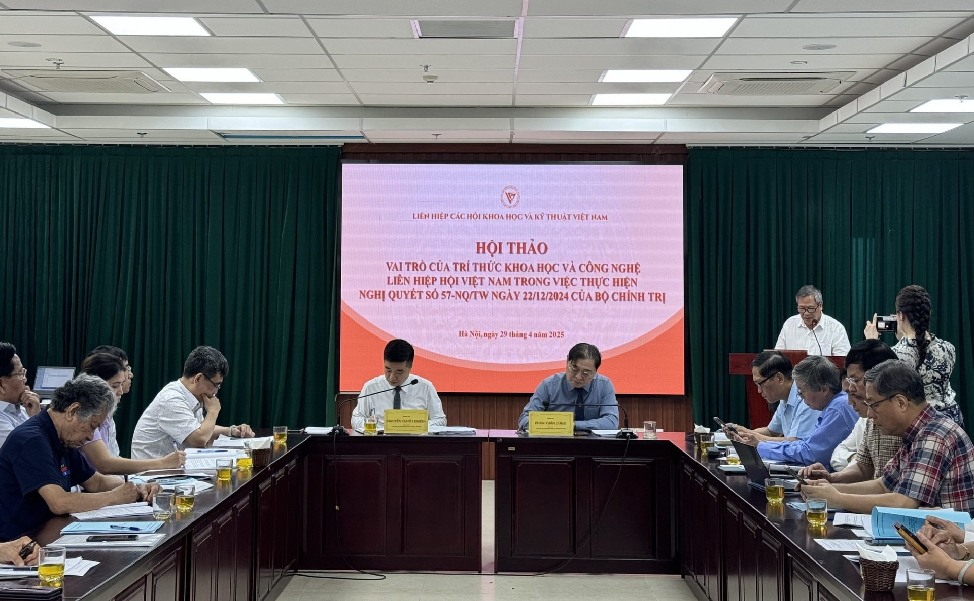 Phát huy trí tuệ và tâm huyết trí thức khoa học công nghệ trong thực hiện Nghị quyết 57