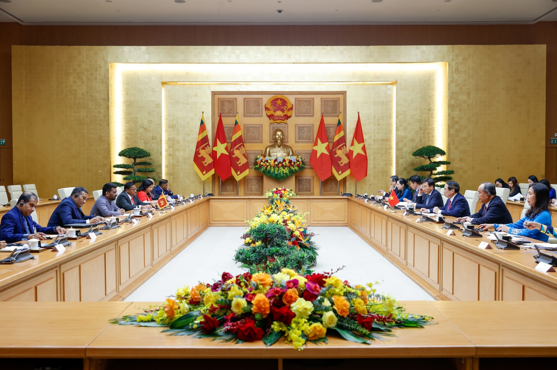 Hai nhà lãnh đạo nhất trí mở rộng hợp tác về chuyển đổi số, chuyển đổi xanh, phát triển nông nghiệp công nghệ cao, tăng cường hợp tác về khoa học và công nghệ, nhất là công nghệ mới - Ảnh: VGP