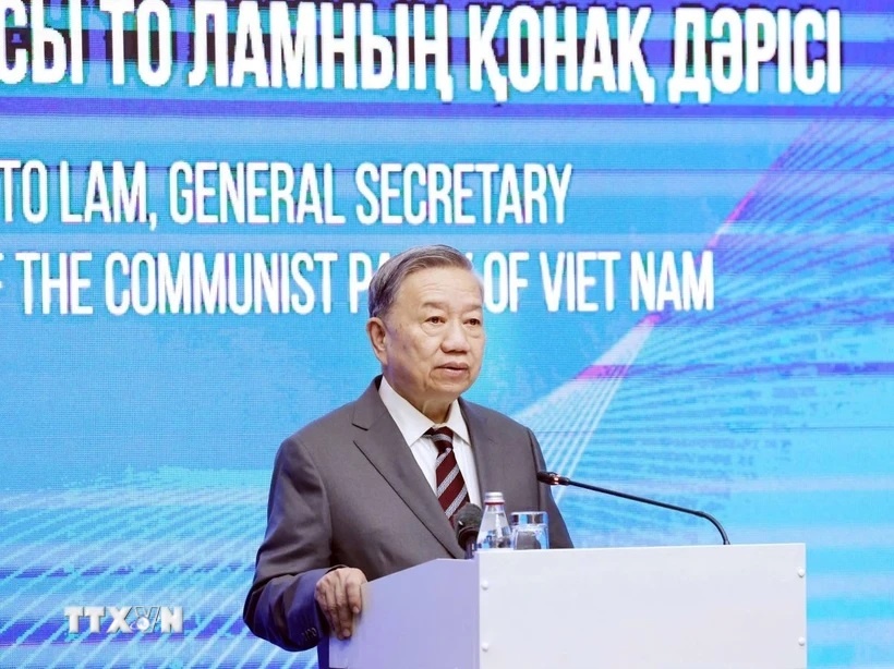 Tổng Bí thư Tô Lâm phát biểu về chính sách tại Học viện Hành chính Công trực thuộc Tổng thống Kazakhstan. (Ảnh: TTXVN)