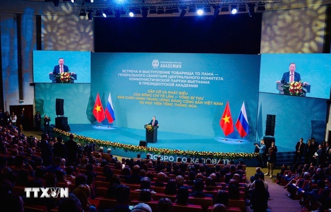   Tổng Bí thư Tô Lâm gặp gỡ và phát biểu Chính sách tại Học viện Tổng thống Nga ở thủ đô Moskva. (Ảnh: TTXVN )