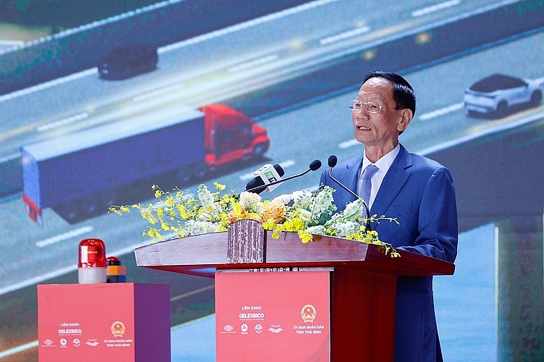 Khởi công cao tốc 20.000 tỷ đồng đoạn qua Thái Bình, Nam Định và KCN Hưng Phú Khởi công cao tốc 20.000 tỷ đồng đoạn qua Thái Bình, Nam Định và KCN Hưng Phú