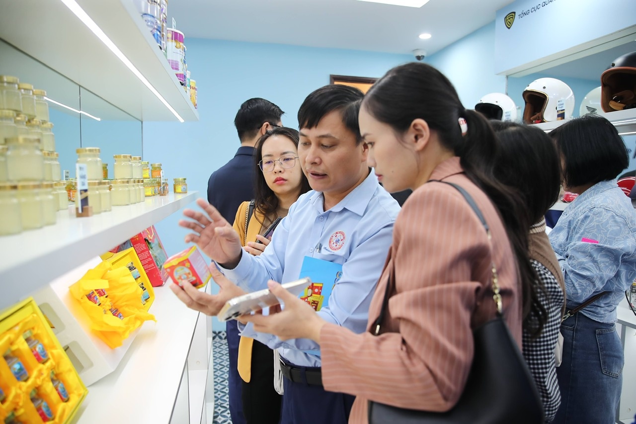 Hướng dẫn khách hàng mua đúng sản phẩm Yến sào Khánh Hòa Hướng dẫn khách hàng mua đúng sản phẩm Yến sào Khánh Hòa