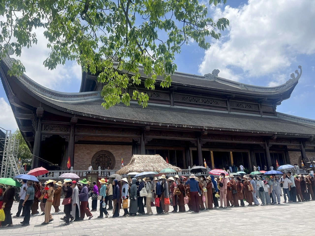 Lễ cung rước Xá lợi Đức Phật Thích Ca Mâu Ni - Hành trình thiêng liêng lan tỏa ánh sáng từ bi Lễ cung rước Xá lợi Đức Phật Thích Ca Mâu Ni - Hành trình thiêng liêng lan tỏa ánh sáng từ bi