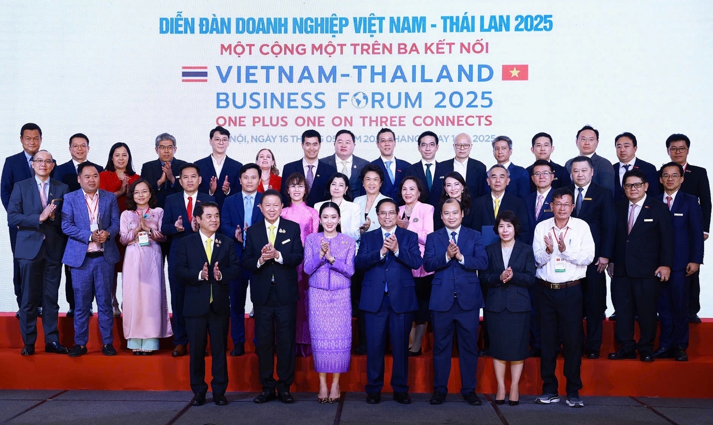 Sự kiện diễn ra với sự tham dự của Thủ tướng Chính phủ Phạm Minh Chính và Thủ tướng Thái Lan Paetongtarn Shinawatra, trong khuôn khổ chuyến thăm chính thức đầu tiên của một Thủ tướng Thái Lan tới Việt Nam sau hơn một thập kỷ Sự kiện diễn ra với sự tham dự của Thủ tướng Chính phủ Phạm Minh Chính và Thủ tướng Thái Lan Paetongtarn Shinawatra, trong khuôn khổ chuyến thăm chính thức đầu tiên của một Thủ tướng Thái Lan tới Việt Nam sau hơn một thập kỷ