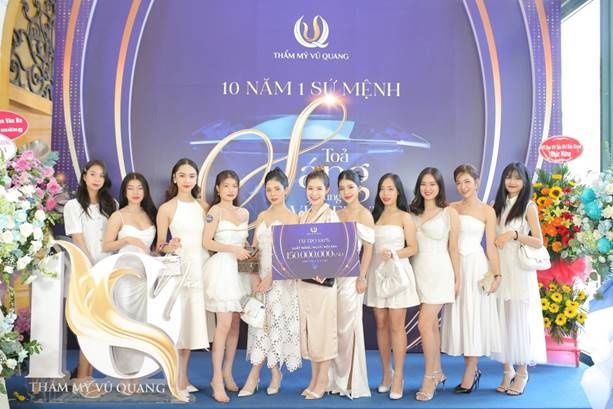 Hành trình 13 năm xây dựng thương hiệu Thẩm mỹ Vũ Quang Hành trình 13 năm xây dựng thương hiệu Thẩm mỹ Vũ Quang